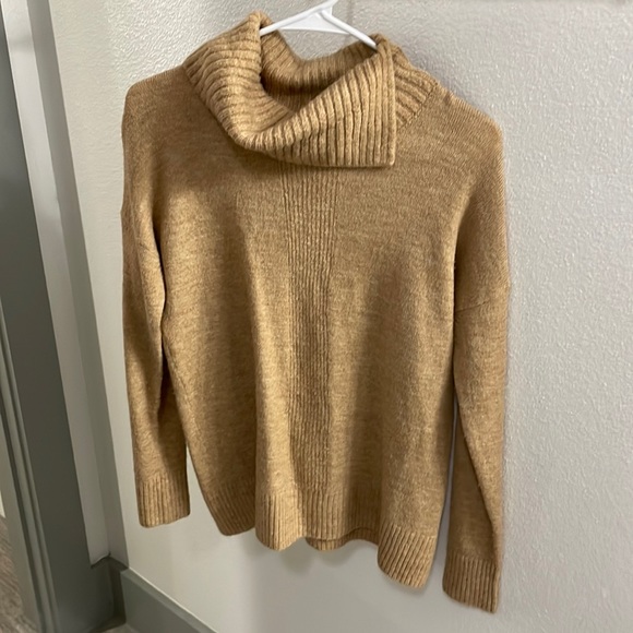 Banana Republic Turtleneck Camel Sweater - Picture 1 of 2